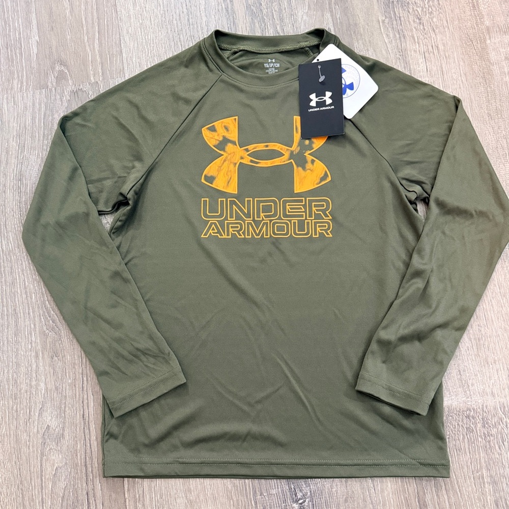 Under Armour Boy’s Green Long Sleeve Shirt Size YS NWT